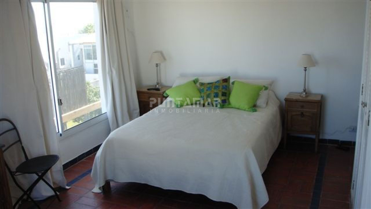 Apartamento ID.13081 - Alquiler de Apartamento en La Barra, 3 dormitorios 3 baños