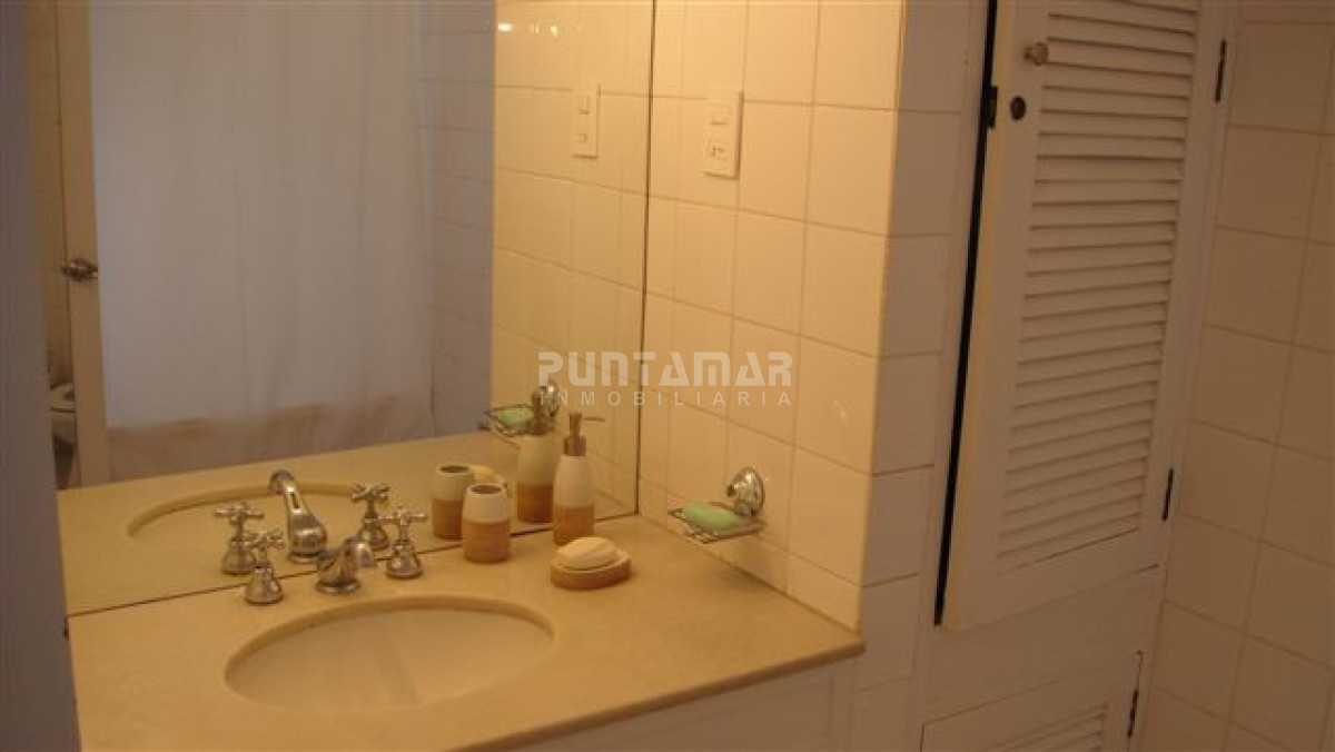 Apartamento ID.13081 - Alquiler de Apartamento en La Barra, 3 dormitorios 3 baños