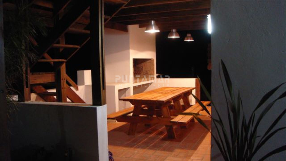 Apartamento ID.13081 - Alquiler de Apartamento en La Barra, 3 dormitorios 3 baños