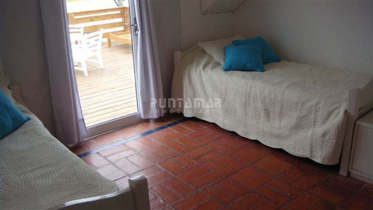 Apartamento ID.13081 - Alquiler de Apartamento en La Barra, 3 dormitorios 3 baños