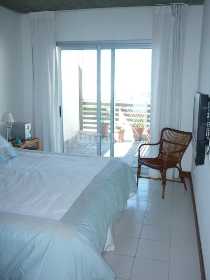 Apartamento ID.13105 - Muy lindo penthouse con gran terraza 