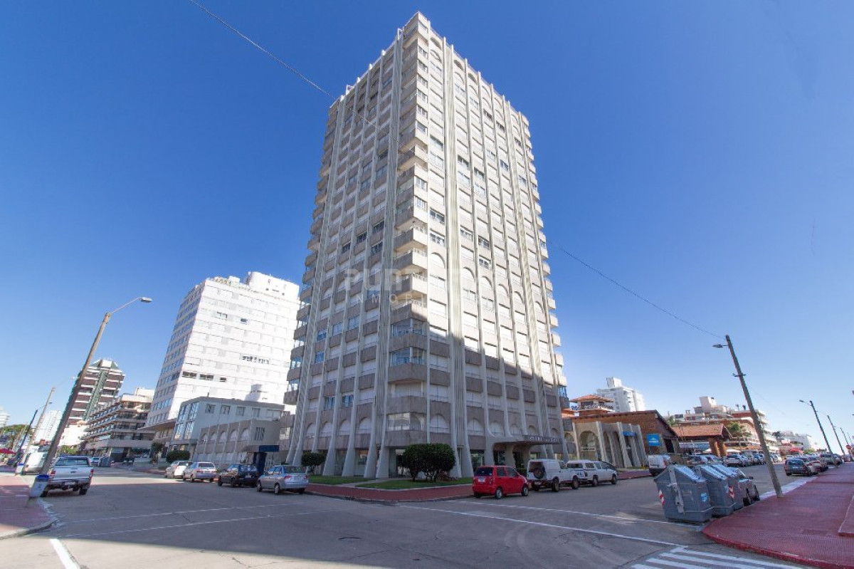 Apartamento ID.1318 - VENTA DE APARTAMENTO UN DORMITORIO Y MEDIO CON VISTAS AL MAR