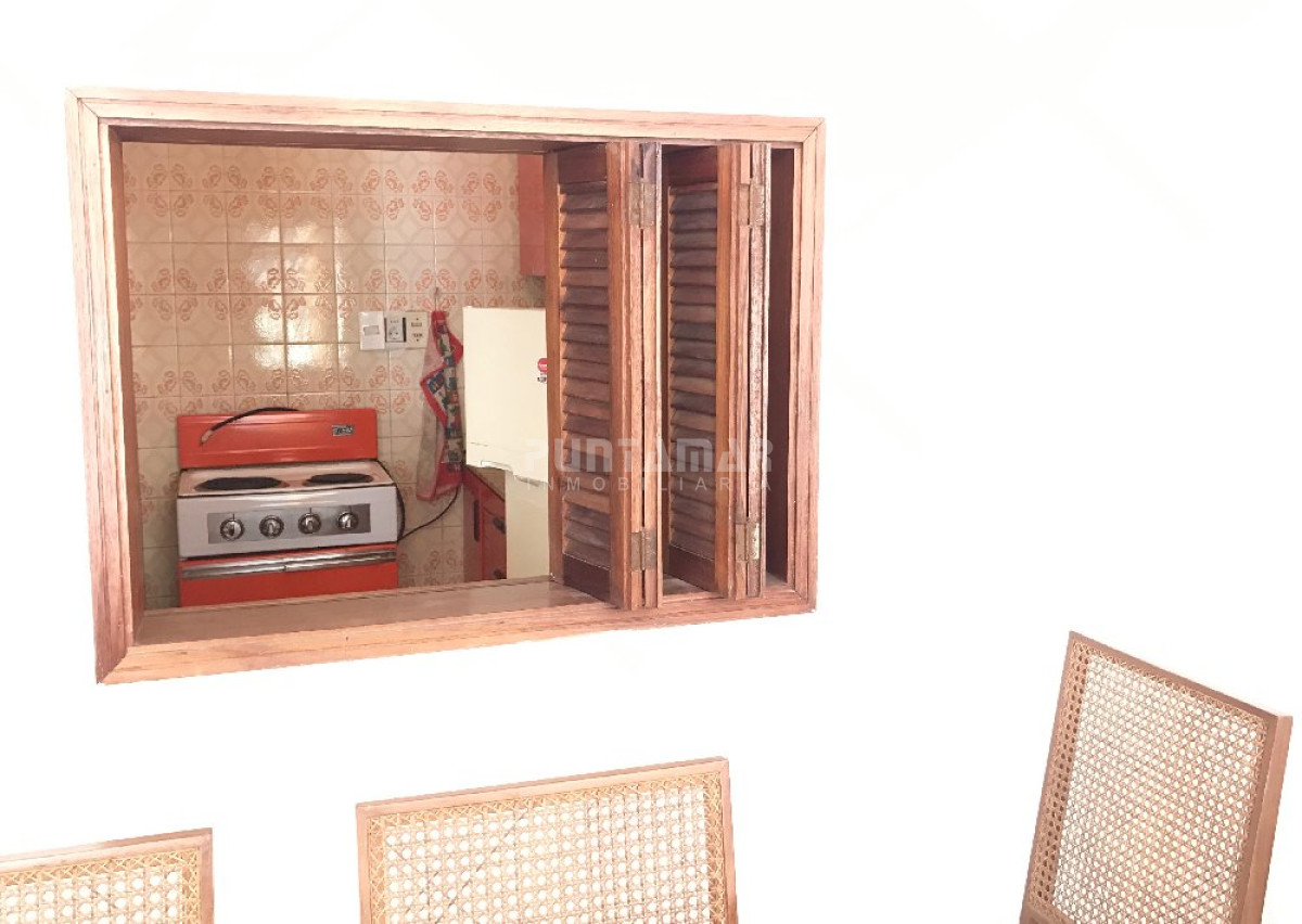 Apartamento ID.1523 - APARTAMENTO UBICADO EN PENÍNSULA  A PASOS DE GORLERO Y PLAYA, UN DORMITORIO Y MEDIO, PATIO CERRADO Y GARAGE.