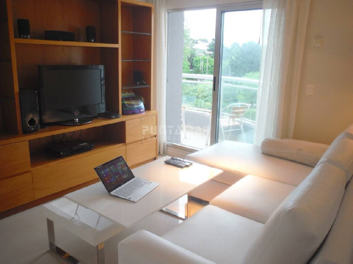 Apartamento ID.210112 - DIVINO APARTAMENTO EN UNA DE LAS MEJORES TORRES DE PUNTA DEL ESTE Y CON EXCELENTES AMENITIS..!!! UBICADO MUY CERCA DE LA PLAYA.