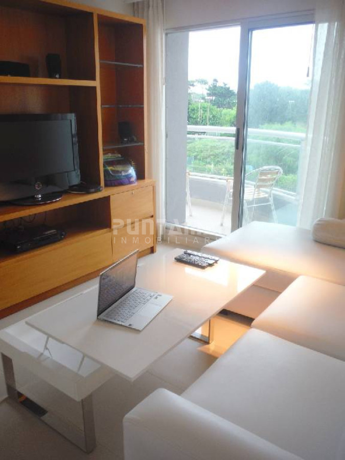 Apartamento ID.210112 - DIVINO APARTAMENTO EN UNA DE LAS MEJORES TORRES DE PUNTA DEL ESTE Y CON EXCELENTES AMENITIS..!!! UBICADO MUY CERCA DE LA PLAYA.