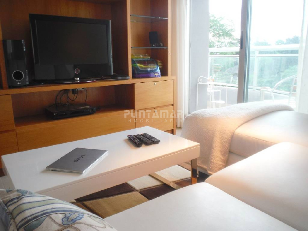 Apartamento ID.210112 - DIVINO APARTAMENTO EN UNA DE LAS MEJORES TORRES DE PUNTA DEL ESTE Y CON EXCELENTES AMENITIS..!!! UBICADO MUY CERCA DE LA PLAYA.