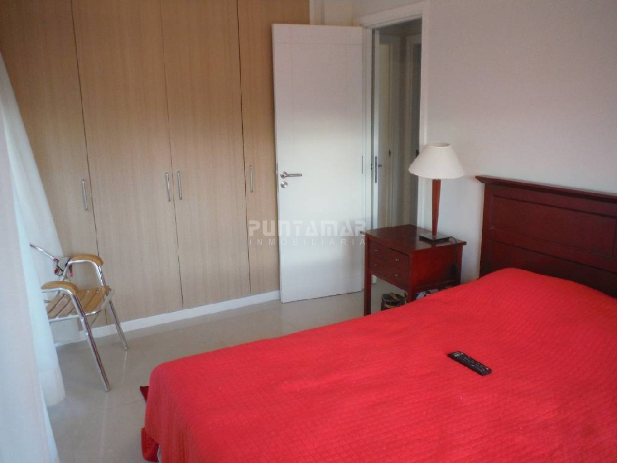 Apartamento ID.210112 - DIVINO APARTAMENTO EN UNA DE LAS MEJORES TORRES DE PUNTA DEL ESTE Y CON EXCELENTES AMENITIS..!!! UBICADO MUY CERCA DE LA PLAYA.