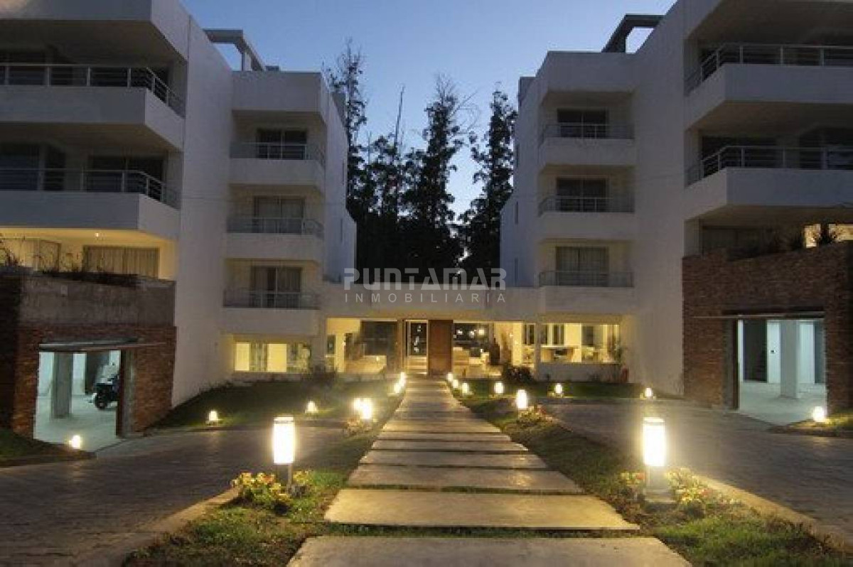 Apartamento ID.210115 - Apartamento en Rincón del Indio, 2 dormitorios *