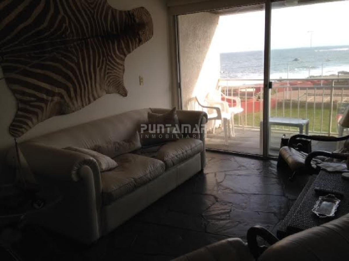 Apartamento ID.210160 - En la Peninsula frente a playa brava