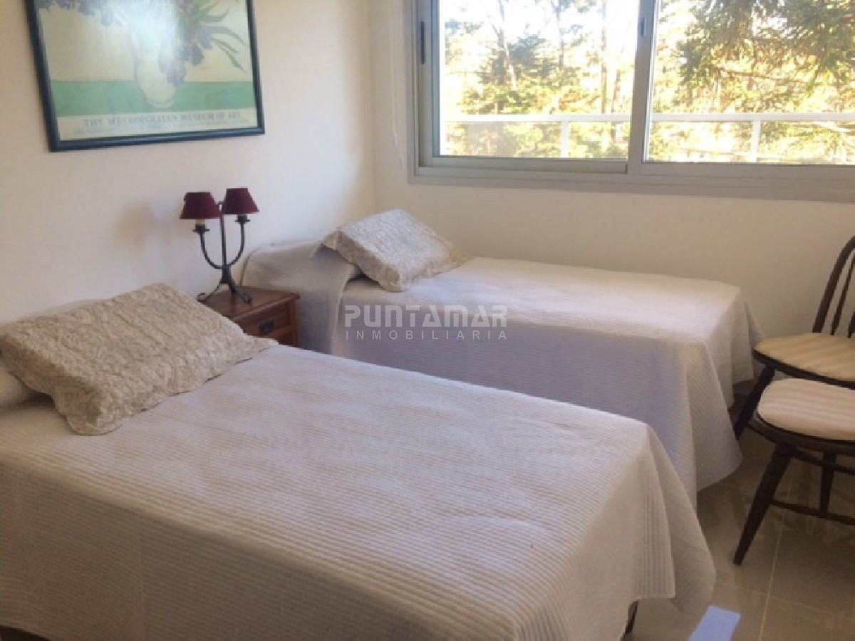 Apartamento ID.210183 - DIVINO APARTAMENTO A ESTRENAR, DOS DORMITORIOS, DOS BAÑOS, COCINA MUY BIEN EQUIPADA Y TERRAZA CON VISTA AL BOSQUE Y PARRILLERO 