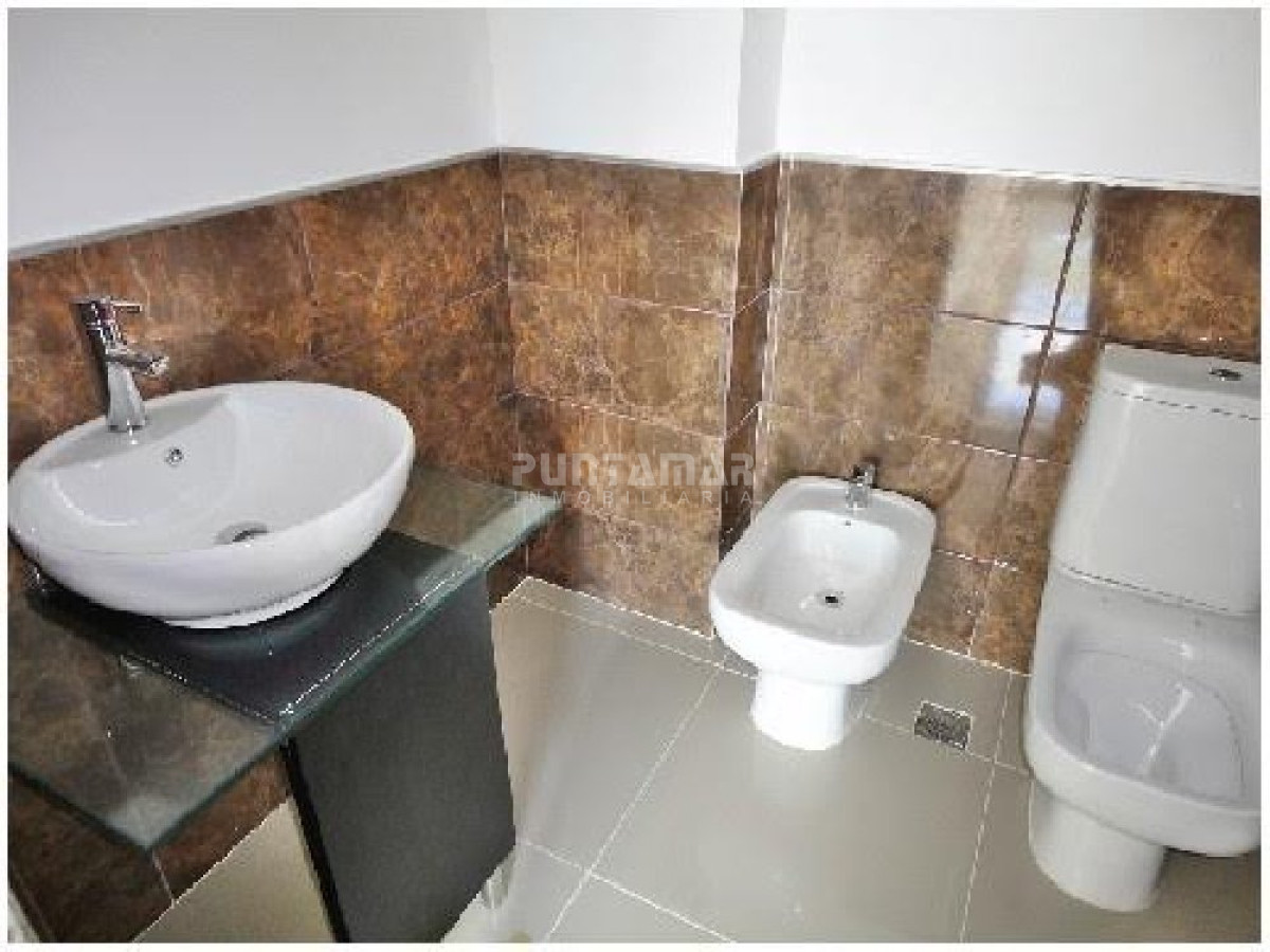 Apartamento ID.210183 - DIVINO APARTAMENTO A ESTRENAR, DOS DORMITORIOS, DOS BAÑOS, COCINA MUY BIEN EQUIPADA Y TERRAZA CON VISTA AL BOSQUE Y PARRILLERO 