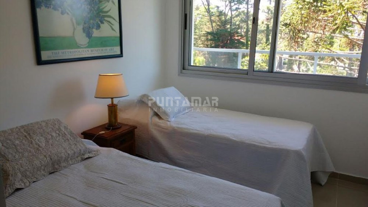 Apartamento ID.210183 - DIVINO APARTAMENTO A ESTRENAR, DOS DORMITORIOS, DOS BAÑOS, COCINA MUY BIEN EQUIPADA Y TERRAZA CON VISTA AL BOSQUE Y PARRILLERO 