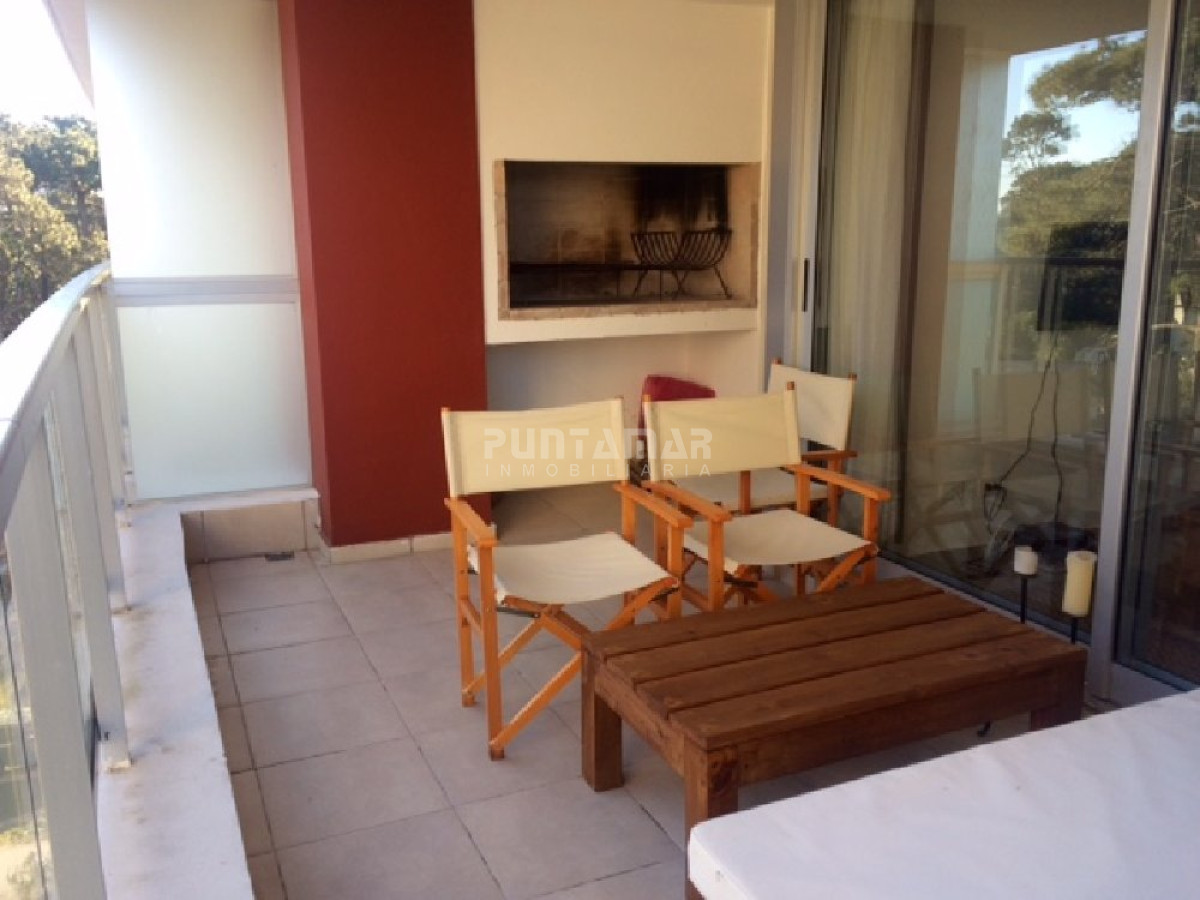 Apartamento ID.210183 - DIVINO APARTAMENTO A ESTRENAR, DOS DORMITORIOS, DOS BAÑOS, COCINA MUY BIEN EQUIPADA Y TERRAZA CON VISTA AL BOSQUE Y PARRILLERO 