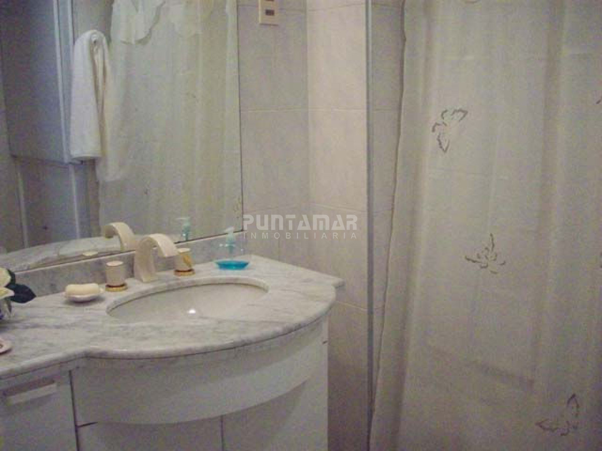 Apartamento ID.9005 - Alquiler Apartamento en Brava a 300 mts del mar