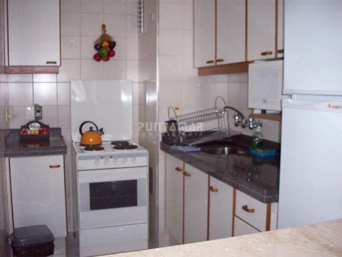 Apartamento ID.9005 - Alquiler Apartamento en Brava a 300 mts del mar