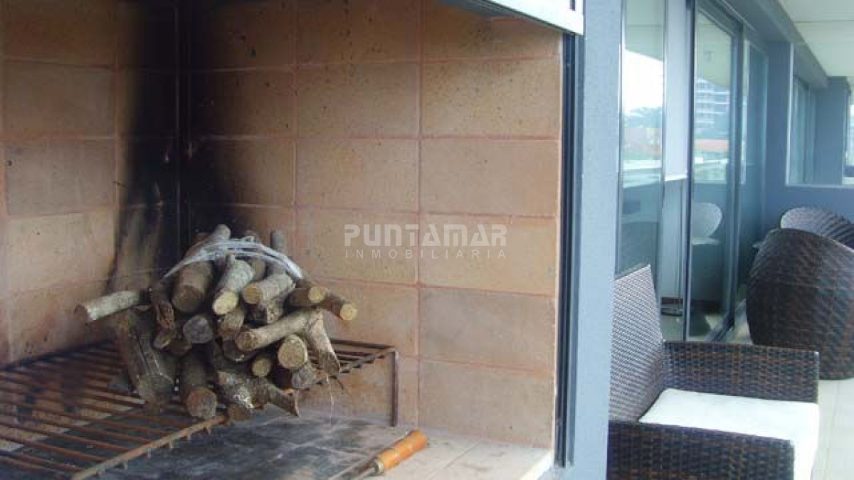 Apartamento ID.9085 - ALQUILER ANUAL O INVERNAL DEPARTAMENTO DE DOS DORMITORIOS  FRENTE AL MAR EN LA BRAVA
