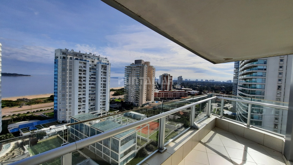 Apartamento ID.211769 - DEPARTAMENTO EN TORRE DE CATEGORIA CON VISTA A PLAYA MANSA