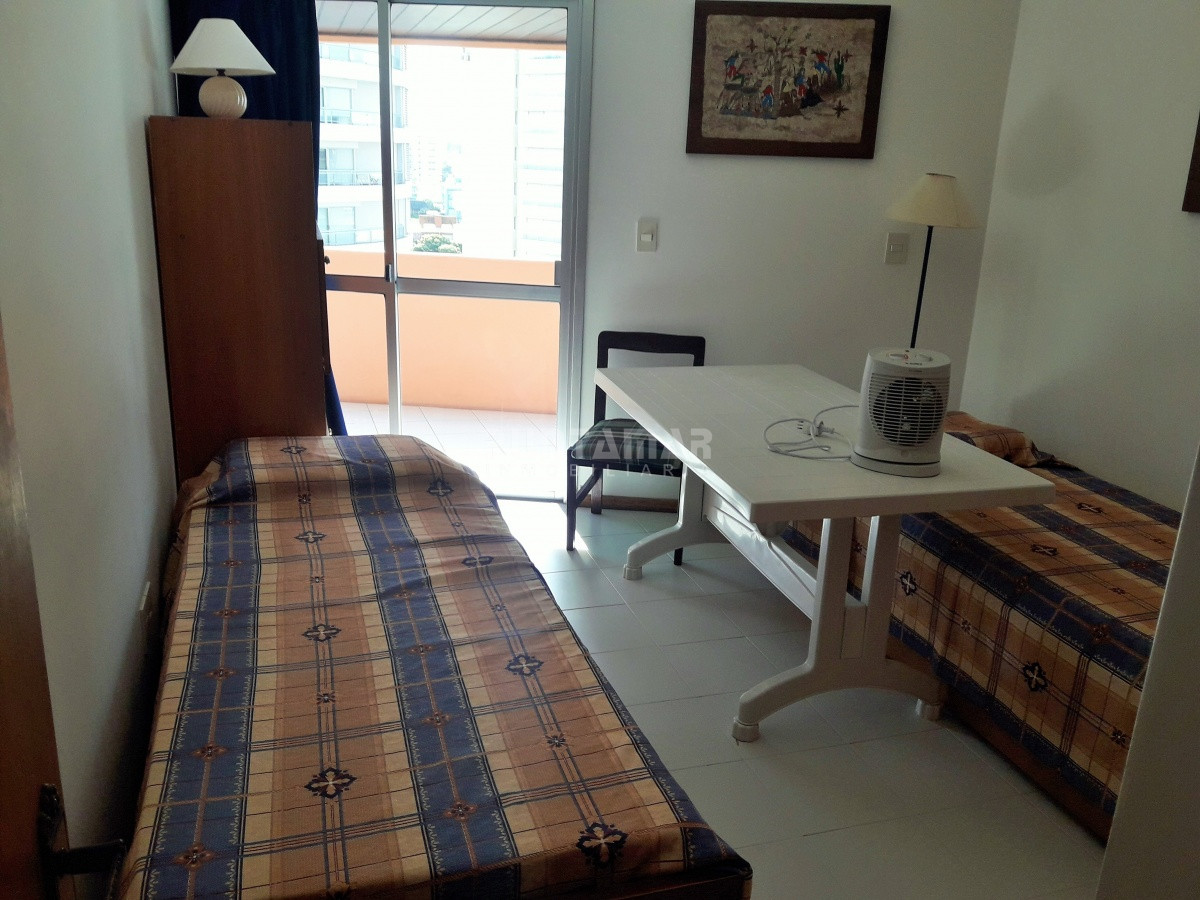 Apartamento ID.211838 - MUY LINDO APARTAMENTO , PISO ALTO CON VISTA LATERAL HACIA PLAYA BRAVA, LIVING COMEDOR CON ACCESO A TERRAZA AMPLIA Y LUMINOSA.