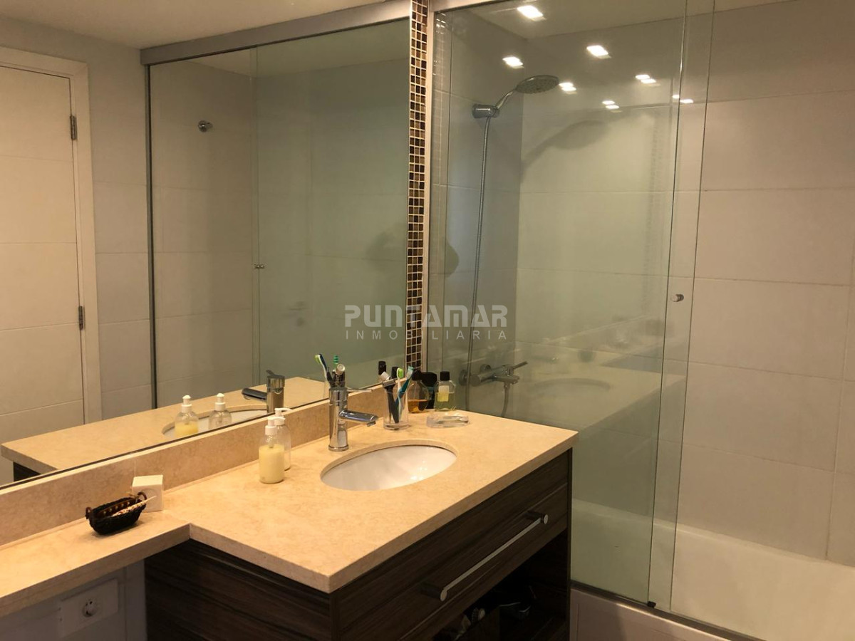 Apartamento ID.213634 - EXCLUSIVO DEPARTAMENTO DE 2 DORMITORIOS CON TERRAZA, PARRILLERO Y JACUZZI PROPIOS