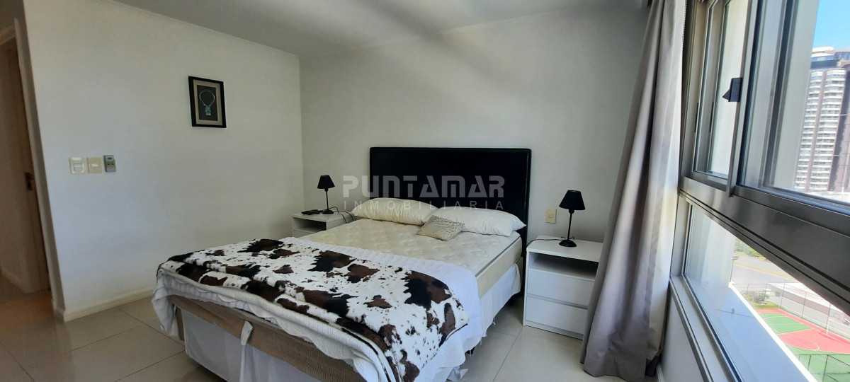Apartamento ID.1357 - IMPORTANTE DEPARTAMENTO DE 3 DORMITORIOS EN SUITE EN EDIFICIO DE CATEGORIA