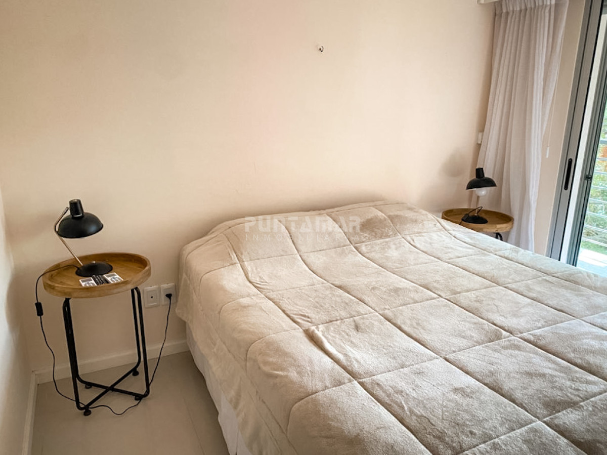 Apartamento ID.213073 - OPORTUNIDAD APARTAMENTO 2 DORM CON TERRAZA A 1 CUADRA DEL MAR