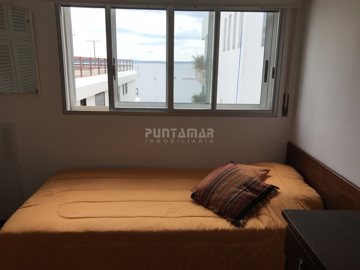 Apartamento ID.1032 - ALQUILER INVERNAL Y TEMPORADA DE VERANO, FRENTE AL PUERTO DE PUNTA DEL ESTE, CON HERMOSA VISTA AL MAR 