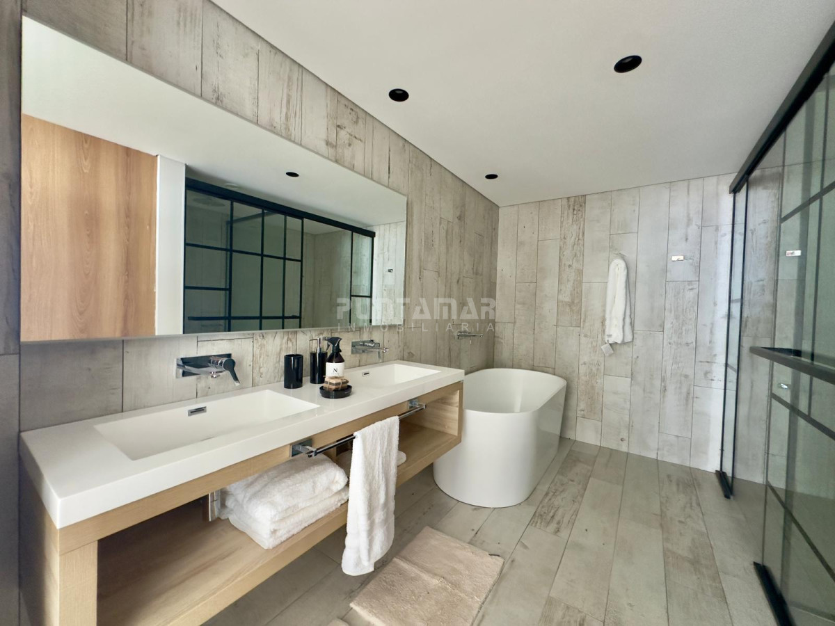 Apartamento ID.213518 - ESPECTACULAR APARTAMENTO EN SURFSIDE CON VISTAS PANORAMICAS A LA BARRA Y AL MAR