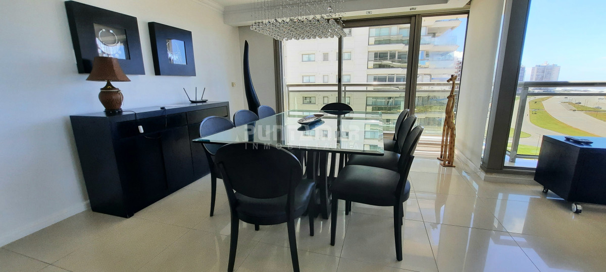 Apartamento ID.1357 - IMPORTANTE DEPARTAMENTO DE 3 DORMITORIOS EN SUITE EN EDIFICIO DE CATEGORIA