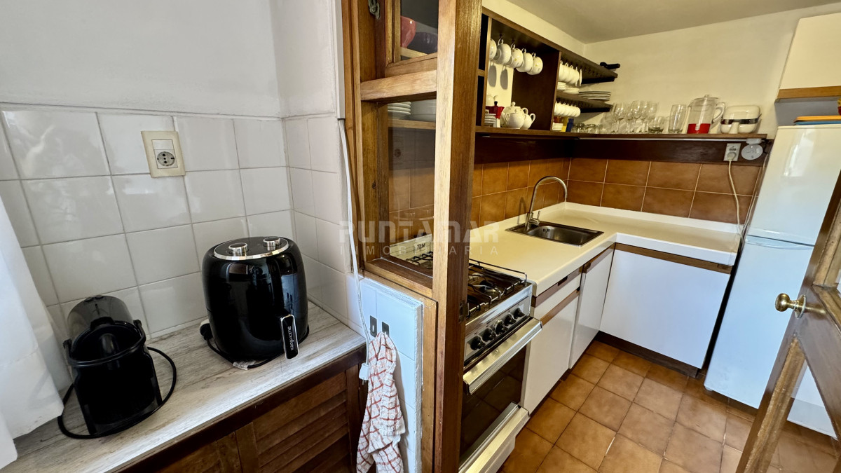 Apartamento ID.1049 - ALQUILER HERMOSO APARTAMENTO CON VISTA AL MAR EN PUNTA DEL ESTE