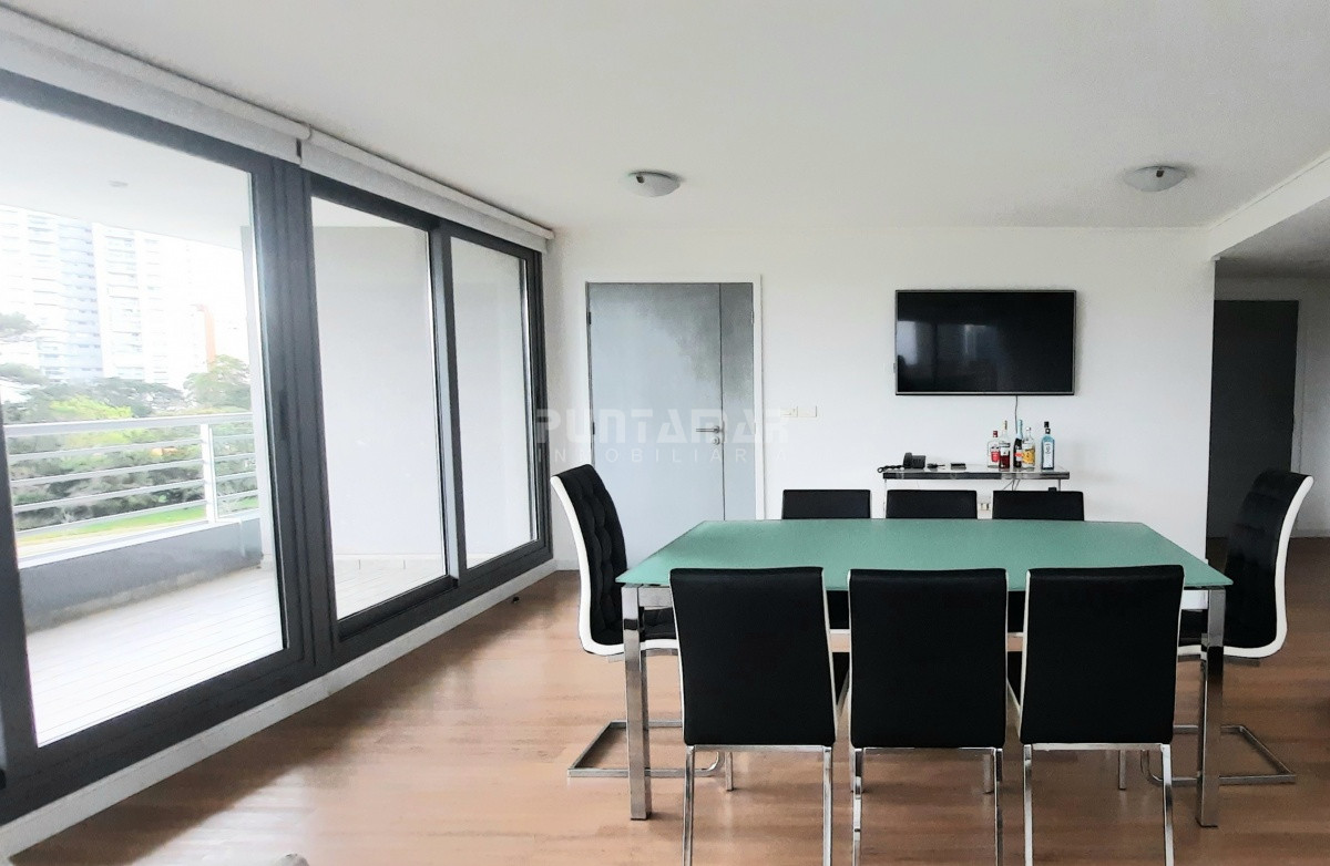 Apartamento ID.211972 - EXCELENTE APARTAMENTO EN EDIFICIO ALEXANDER BOULEVARD