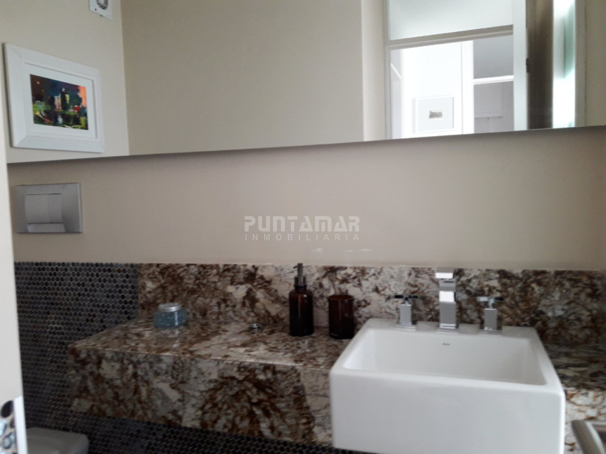Apartamento ID.211651 - DIVINO APARTAMENTO EN ZONA DE PENINSULA, TERRAZA CON UNA VISTA INCREIBLE Y MUY LUMINOSO, A PASOS DEL PUERTO Y PLAYA..!!!