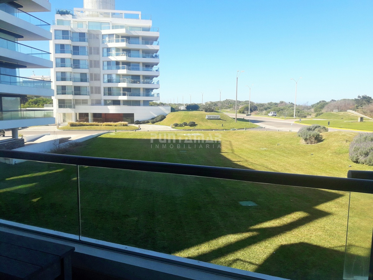 Apartamento ID.211814 - DIVINO APARTAMENTO FRENTE AL MAR , TRES SUITE CON SALIDA A TERRAZA PROPIA , AMPLIO LIVING COMEDOR, AMENITIS MUY COMPLETOS OFRECE EL EDIFICIO.