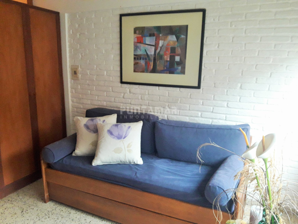 Apartamento ID.1267 - APARTAMENTO DE UN DORMITORIO UBICADO EN LA PENINSULA, CUENTA CON COCHERA Y GASTOS COMUNES BAJOS