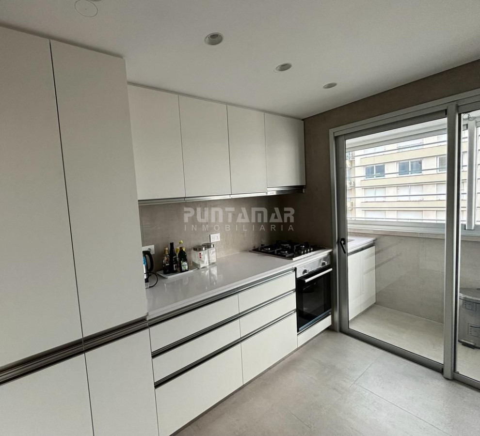 Apartamento ID.212832 - Malecon esquinero en alquiler