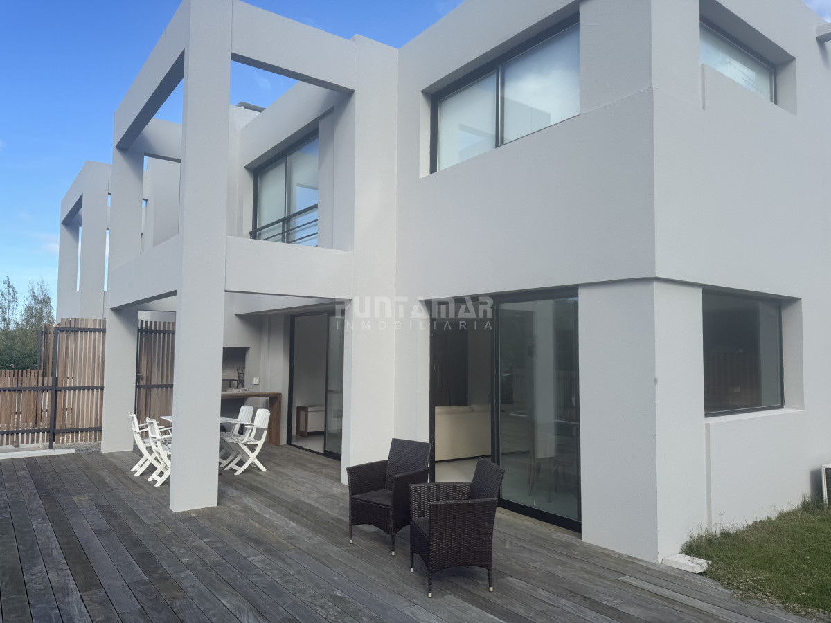 Apartamento ID.213668 - Duplex en Montoya venta y alquiler