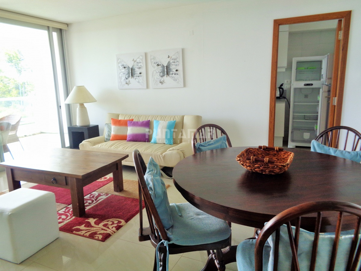 Apartamento ID.211840 - DIVINO APARTAMENTO UBICADO EN PLANTA BAJA CON TERRAZA AL PARQUE , PARRILLERO PROPIO Y  VISTA PANORAMICA HACIA LA PLAYA Y PUESTA DE SOL.