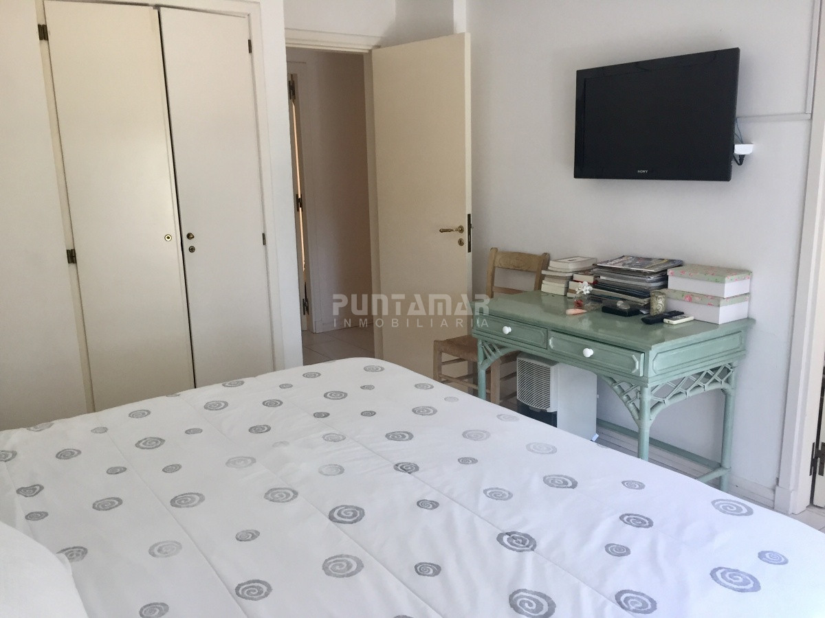 Apartamento ID.12011 - APARTAMENTO DE 3 DORMITORIOS EN RINCON DEL INDIO FRENTE AL MAR