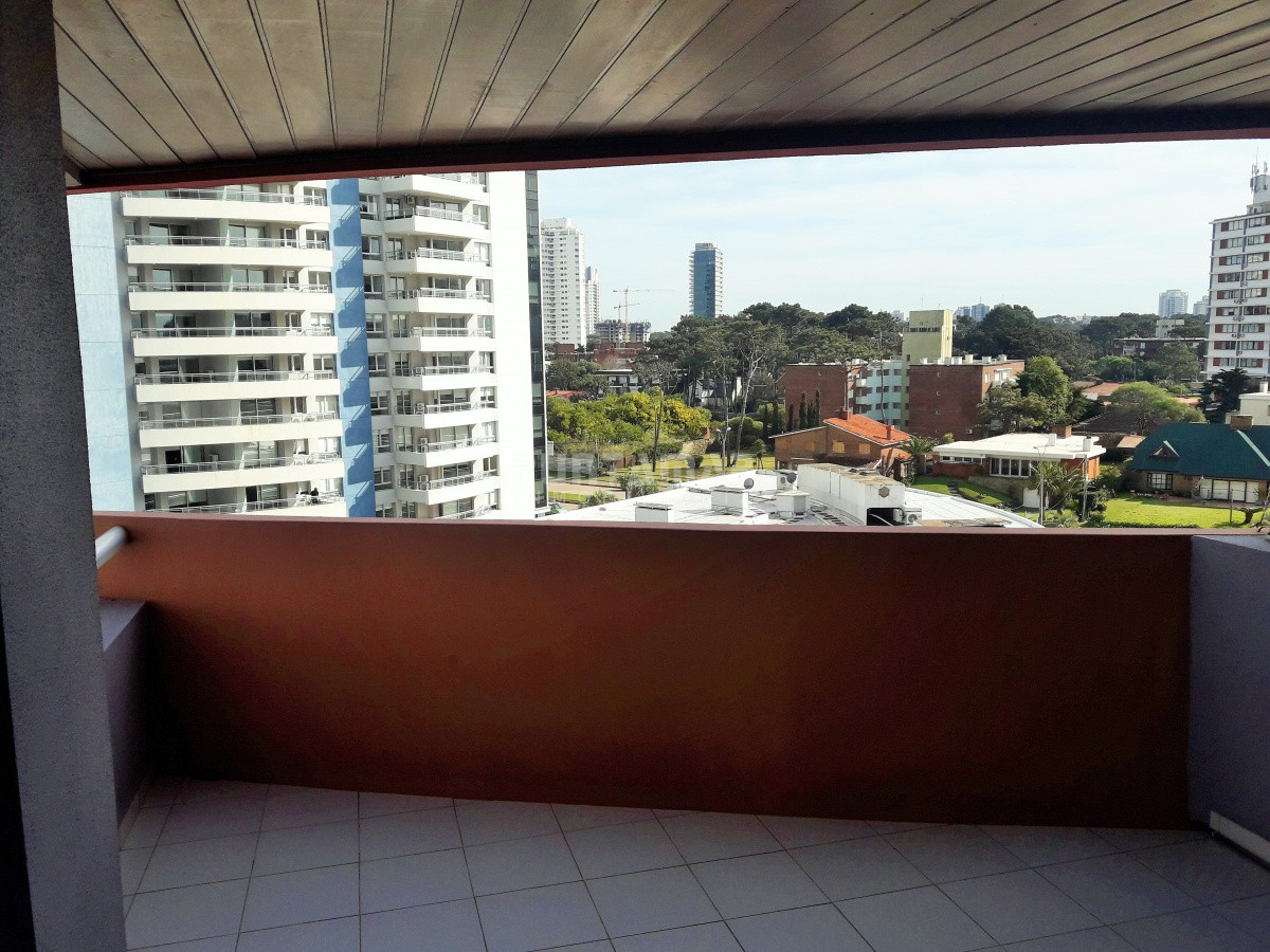 Apartamento ID.211857 - EDIFICIO CON AMENITIS A PASOS DE PLAYA BRAVA , DOS DORMITORIOS Y DEPENDENCIA DE SERVICIO.