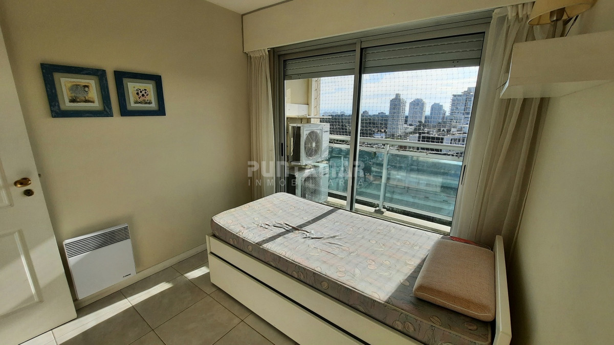 Apartamento ID.213016 - DEPARTAMENTO DE 2 DORMITORIOS EN PISO ALTO DE MUY BUEN EDIFICIO