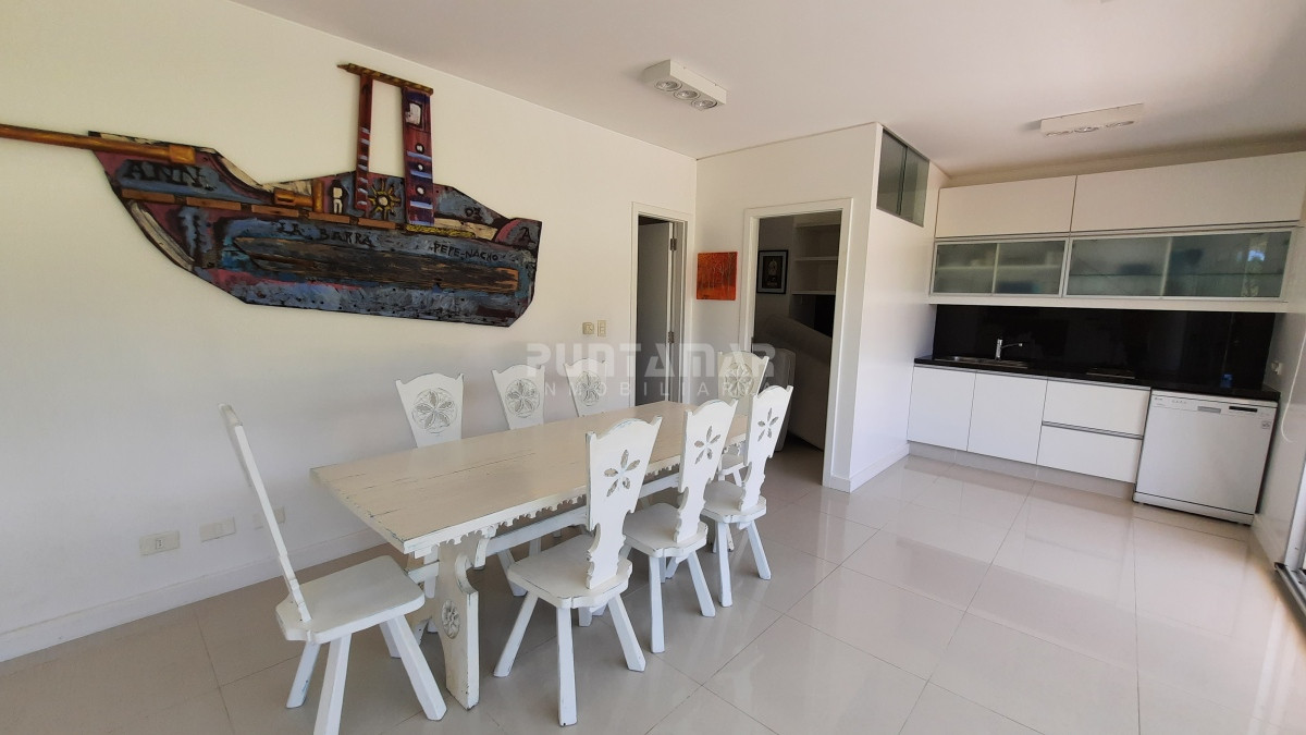 Apartamento ID.213182 - EXCLUSIVO DEPARTAMENTO DE 3 DORMITORIOS CON DEPENDENCIA EN LA BRAVA