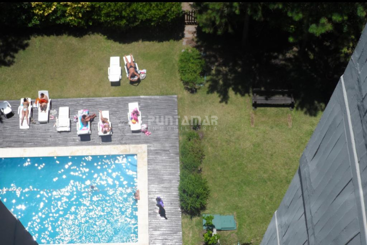 Apartamento ID.213390 - DEPARTAMENTO DE 4 DORMITORIOS EN ZONA ROOSEVELT 