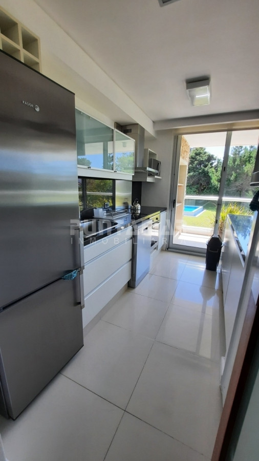 Apartamento ID.213182 - EXCLUSIVO DEPARTAMENTO DE 3 DORMITORIOS CON DEPENDENCIA EN LA BRAVA