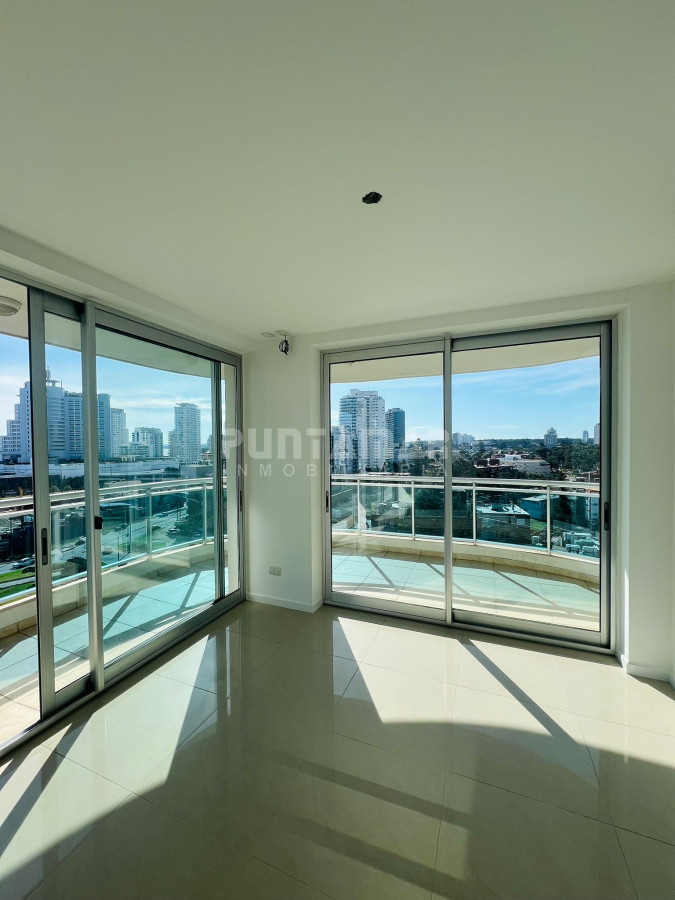 Apartamento ID.213731 - EXCLUSIVO PENTHOUSE DE 3 DORMITORIOS SOBRE AVENIDA CHIVERTA