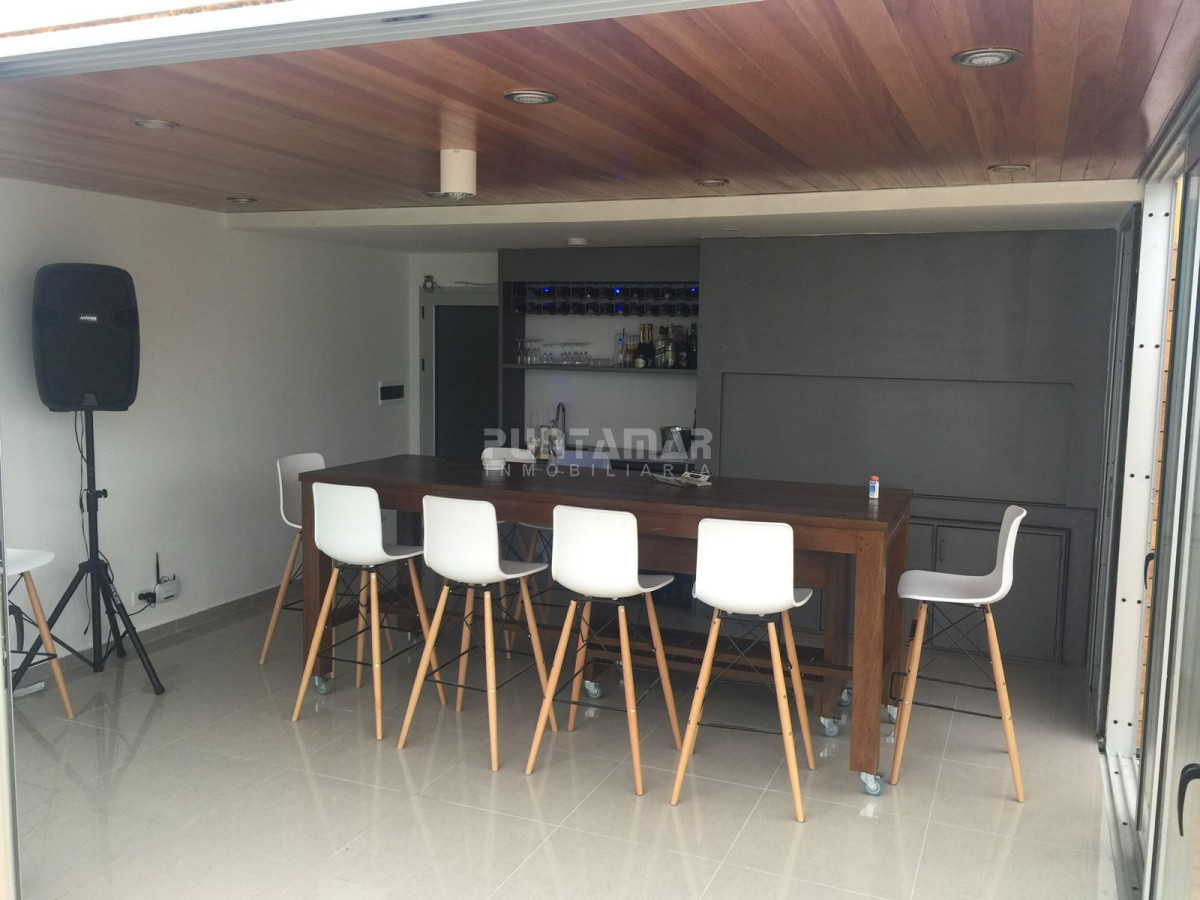 Apartamento ID.212761 - EXCLUSIVO APARTAMENTO DE 2 DORMITORIOS CON TERRAZA, PARRILLERO Y JACUZZI PROPIOS