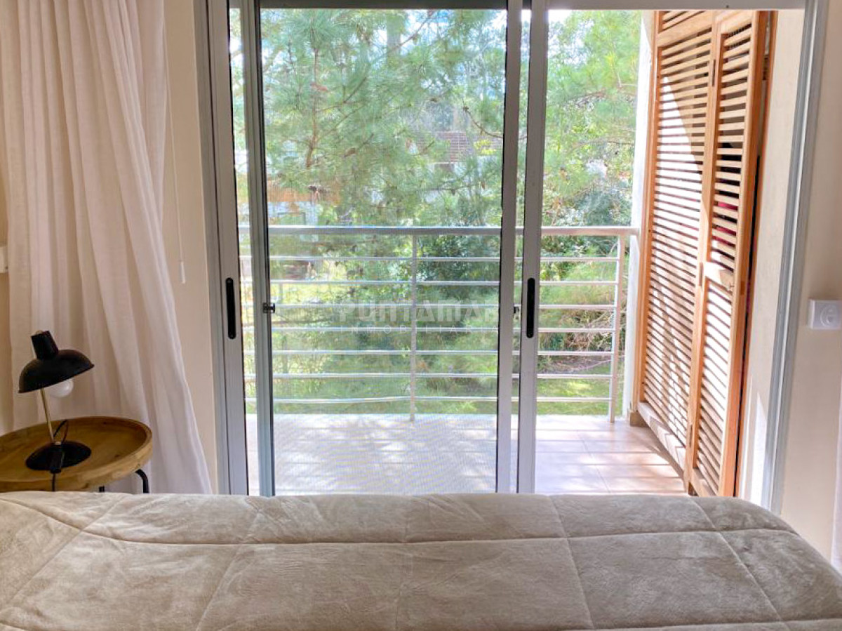 Apartamento ID.213073 - OPORTUNIDAD APARTAMENTO 2 DORM CON TERRAZA A 1 CUADRA DEL MAR