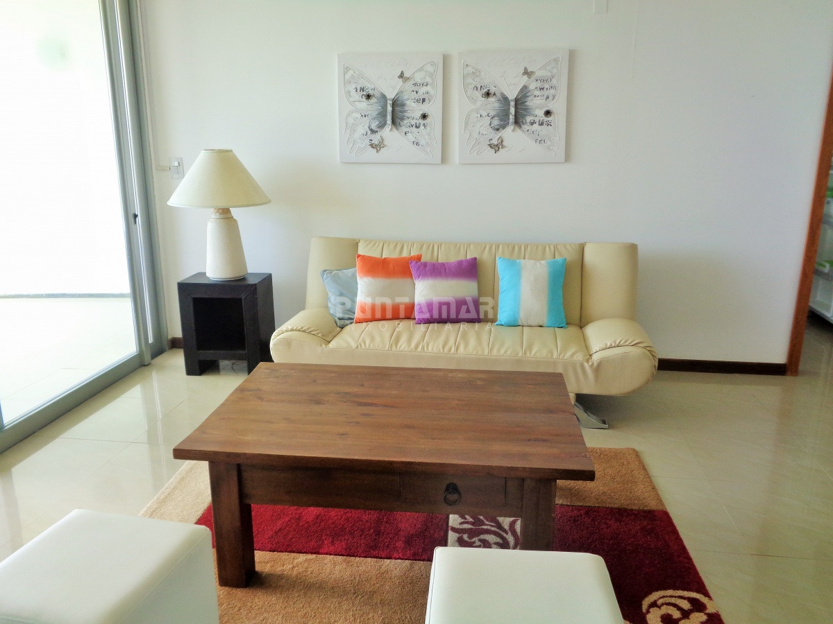 Apartamento ID.211840 - DIVINO APARTAMENTO UBICADO EN PLANTA BAJA CON TERRAZA AL PARQUE , PARRILLERO PROPIO Y  VISTA PANORAMICA HACIA LA PLAYA Y PUESTA DE SOL.