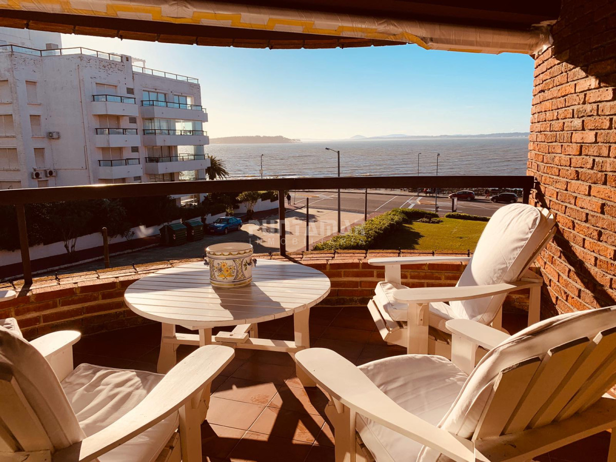 Apartamento ID.213406 - Departamento frente al mar en playa mansa, Peninsula
