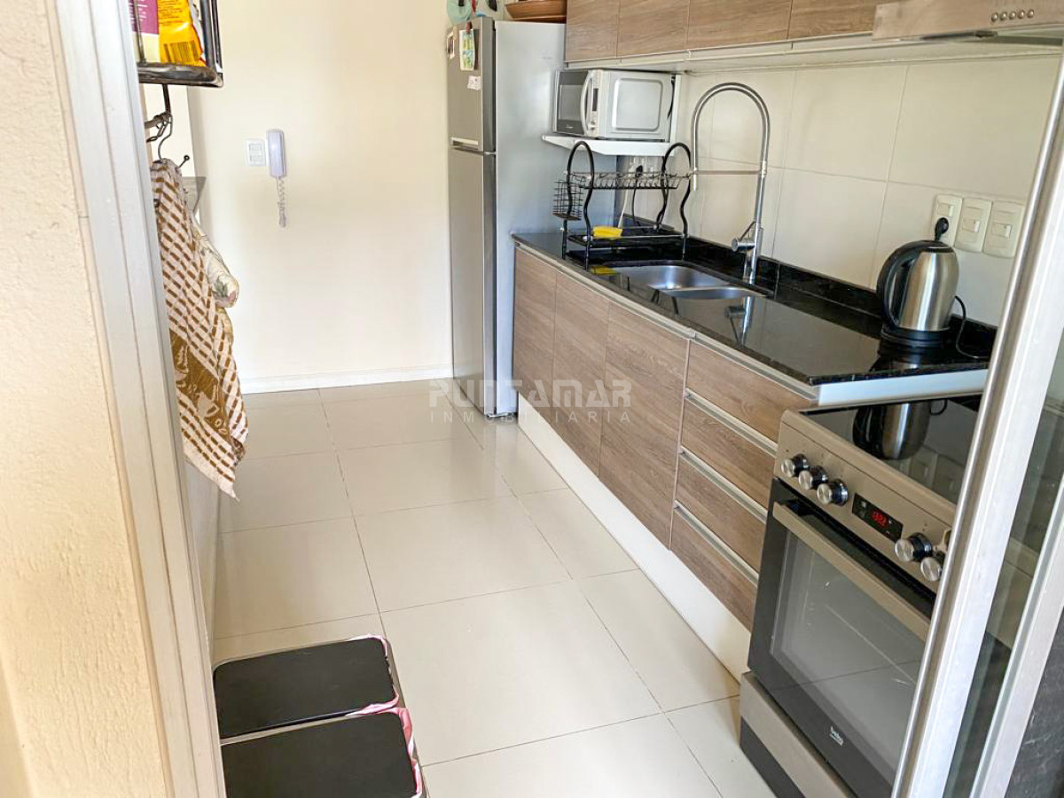 Apartamento ID.213073 - OPORTUNIDAD APARTAMENTO 2 DORM CON TERRAZA A 1 CUADRA DEL MAR