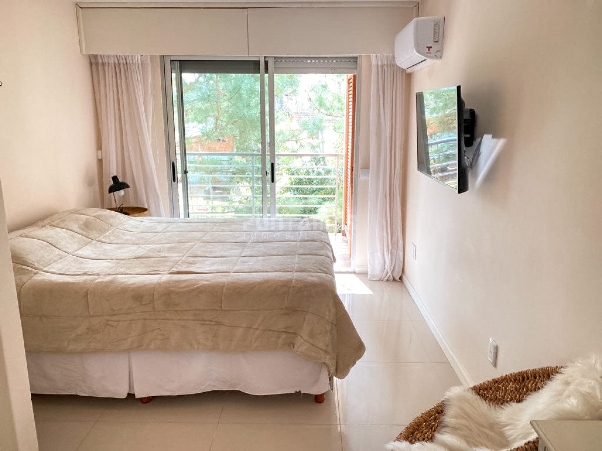 Apartamento ID.213073 - OPORTUNIDAD APARTAMENTO 2 DORM CON TERRAZA A 1 CUADRA DEL MAR