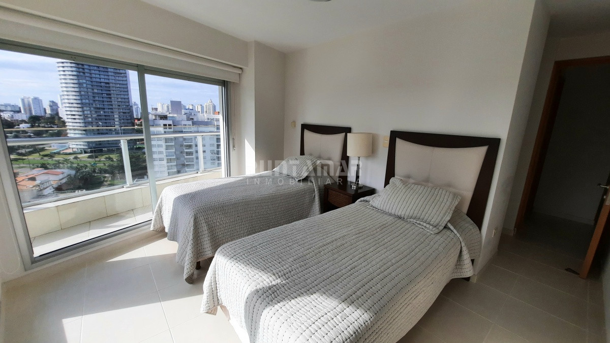 Apartamento ID.211769 - DEPARTAMENTO EN TORRE DE CATEGORIA CON VISTA A PLAYA MANSA